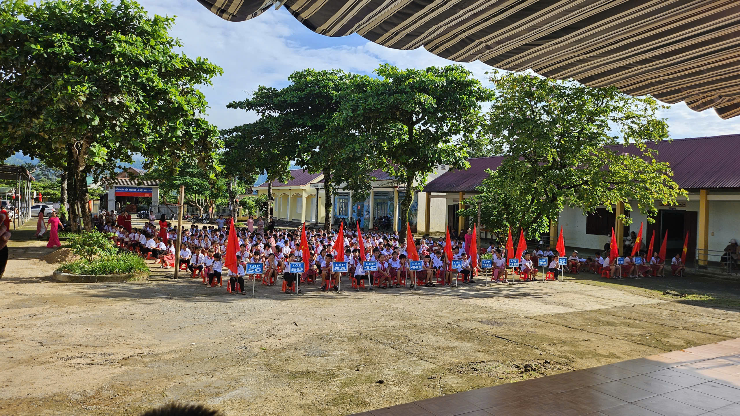 TRƯỜNG TIỂU HỌC LÊ VĂN TÁM LONG TRỌNG TỔ CHỨC LỄ KHAI GIẢNG NĂM HỌC MỚI 2025 – 2026